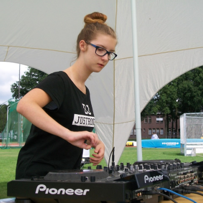 DJ JustRoozz draait bij SERIOUS REQUEST